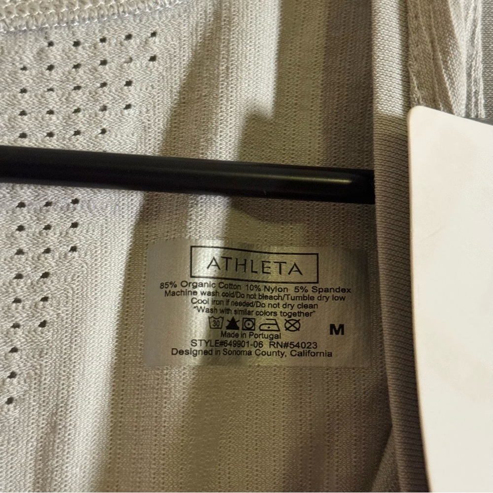 NWT Athleta Gray Pure Tank Top Organic Cotton Seamless 4-way Stretch Size M - Picture 4 of 7